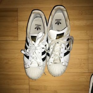Adidas superstars